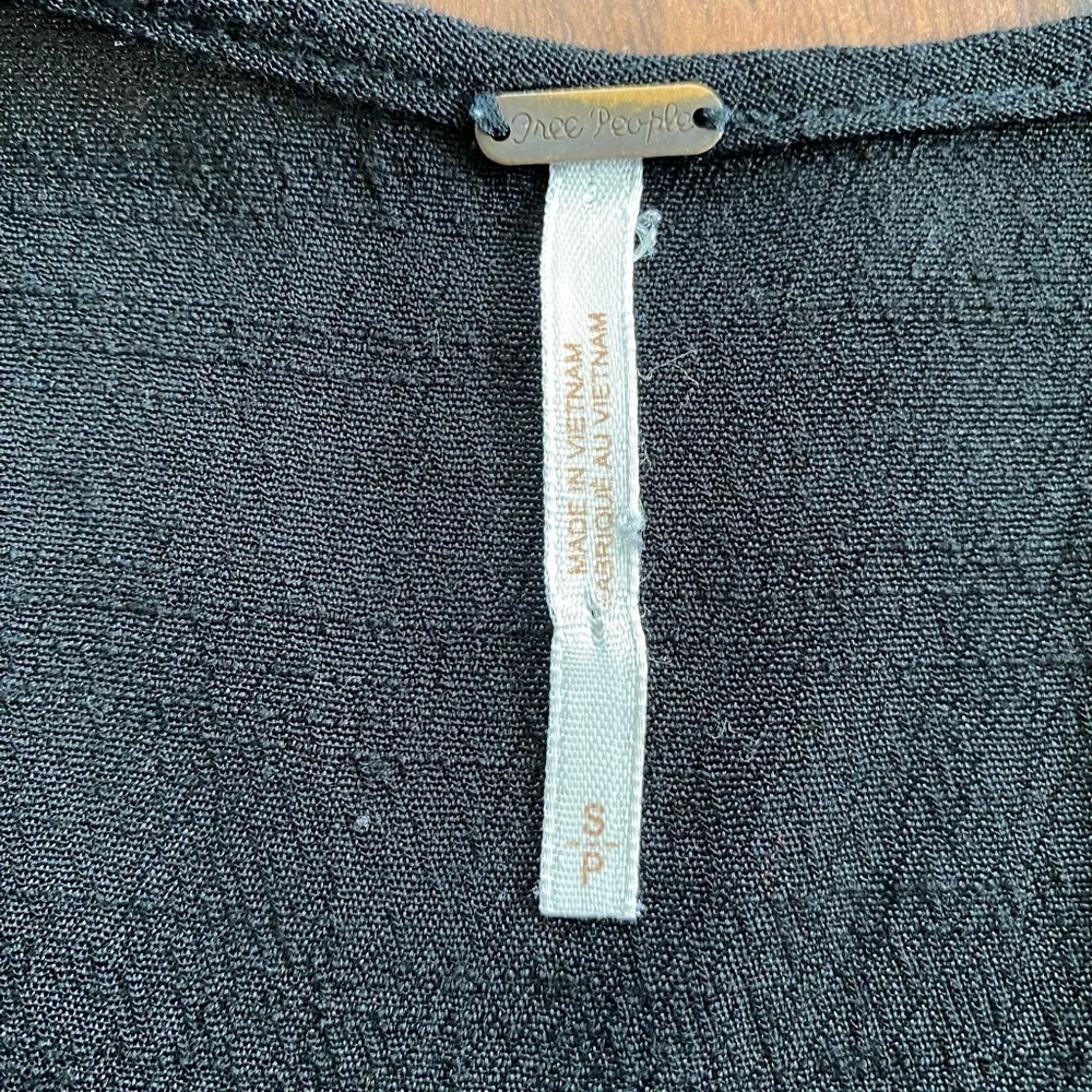 Free People Look Thru Keyhole Tank
Black
Size Small - Picture 3 of 5